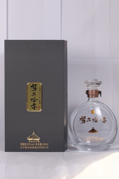 鞍山努尔哈赤礼盒酒